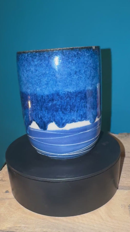 Becher Blau in blau